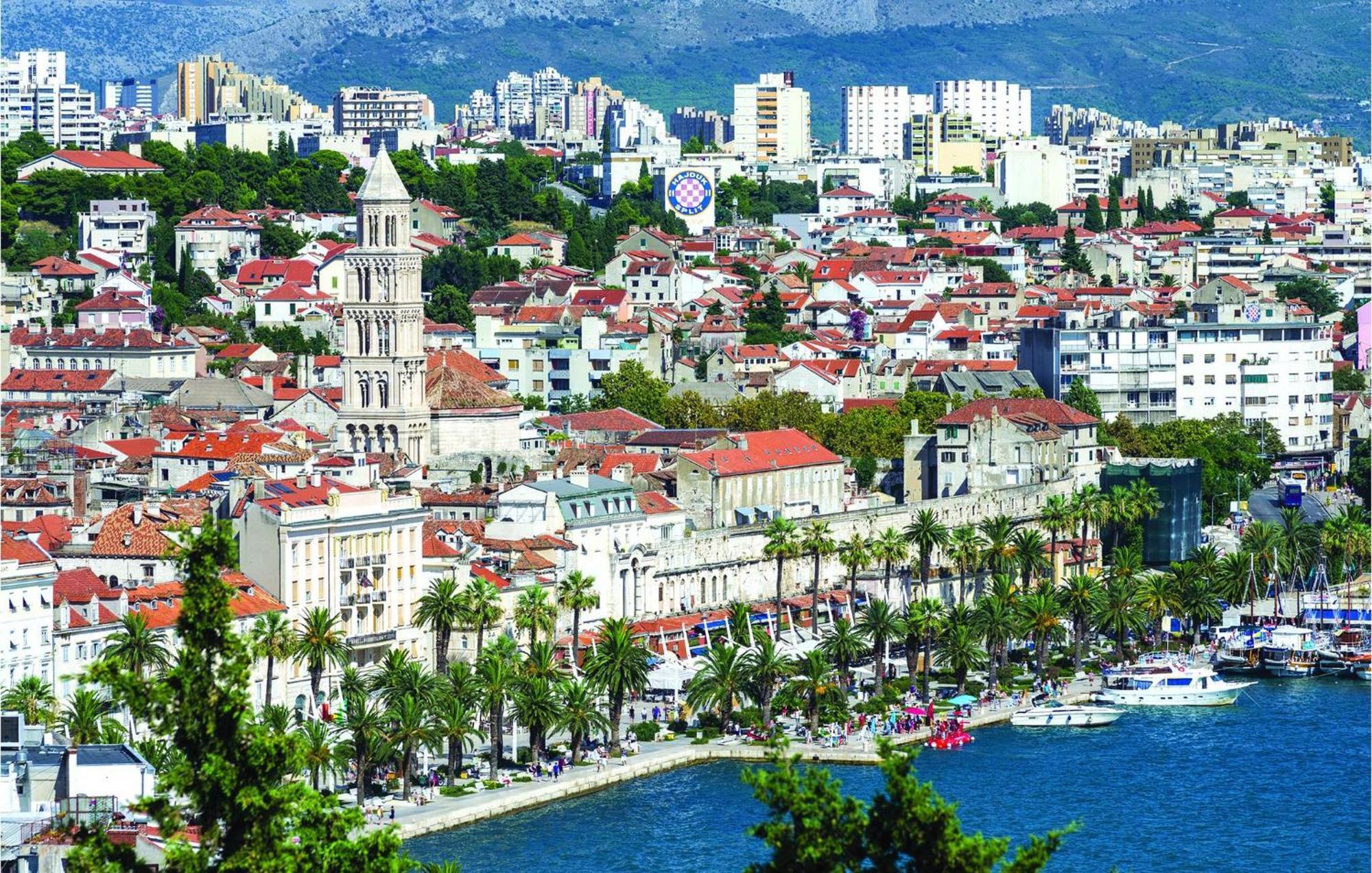 Stunning Home In Split With Outdoor Swimming Pool Εξωτερικό φωτογραφία