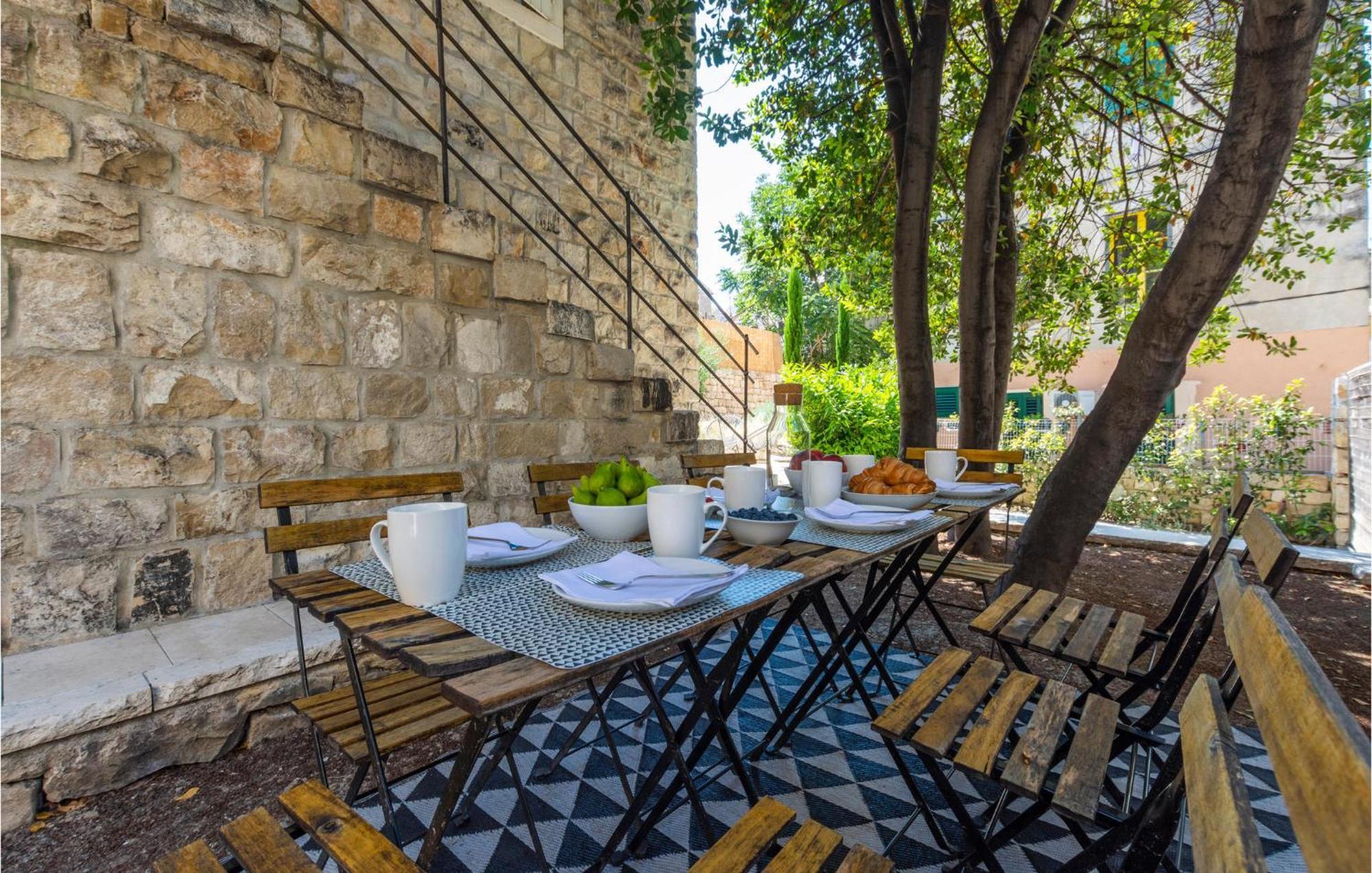 Stunning Home In Split With Outdoor Swimming Pool Εξωτερικό φωτογραφία